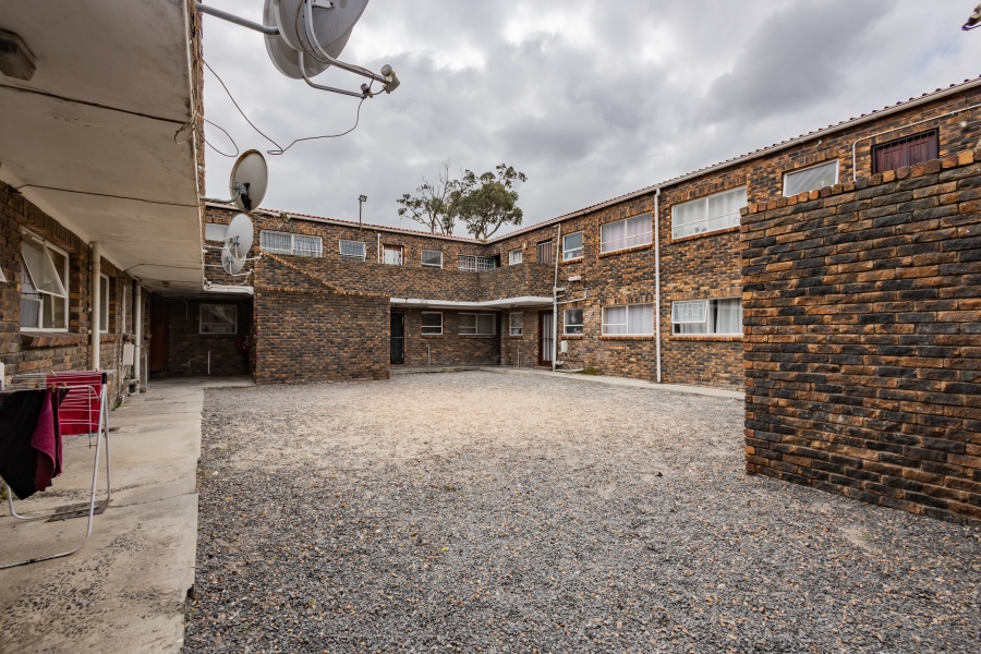 2 Bedroom Property for Sale in Oakdene Western Cape